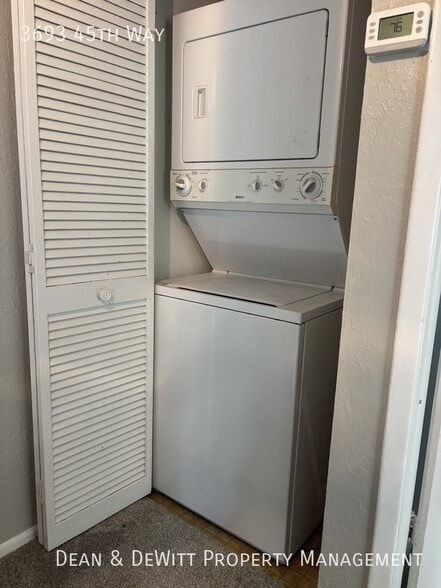 Building Photo - 2 Bed/1 Bath