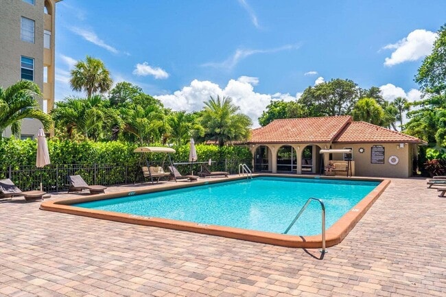 Building Photo - 950 Ponce De Leon Rd