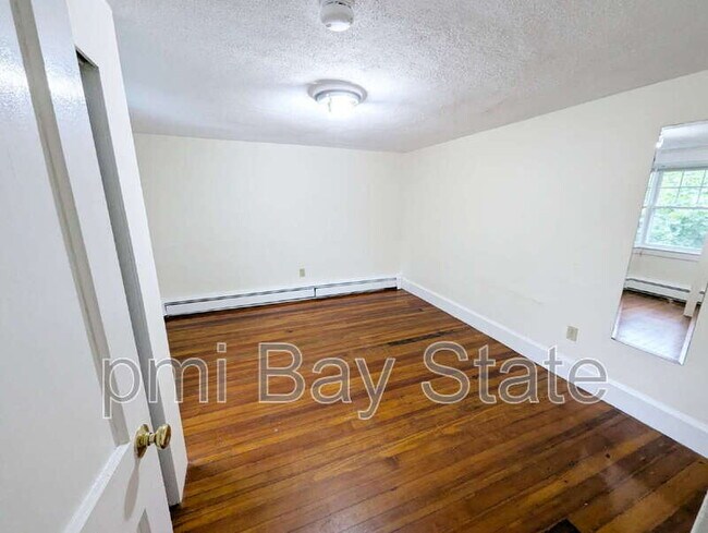 Building Photo - 29 Frairy St
