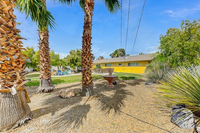 Building Photo - Stunning Vintage Vegas Pool Home on almost...