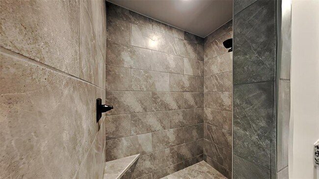 Building Photo - 9113 Poppey Pl