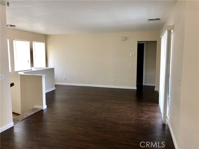 Building Photo - 572 N Orange St