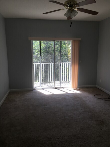 Building Photo - 2543 Creekside Dr