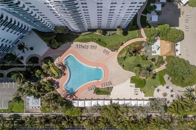 Building Photo - 3001 S Ocean Dr