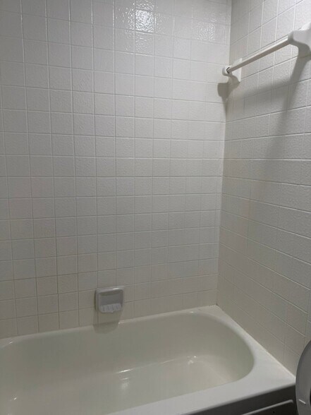Building Photo - 3060 Gregory Ln