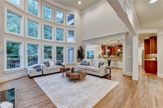 Building Photo - 9848 Talisman Dr