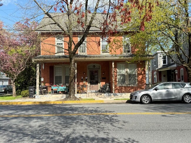 Building Photo - 301 S Broad St