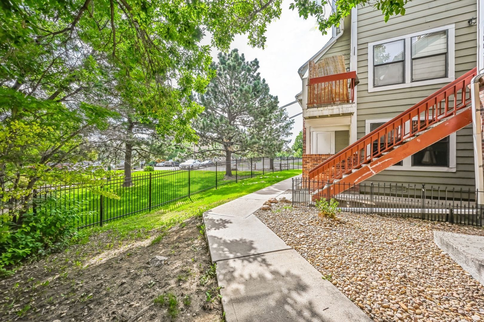 Building Photo - 982 S Dearborn Way