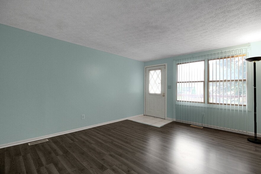 Building Photo - 2138 Sprucefield Dr