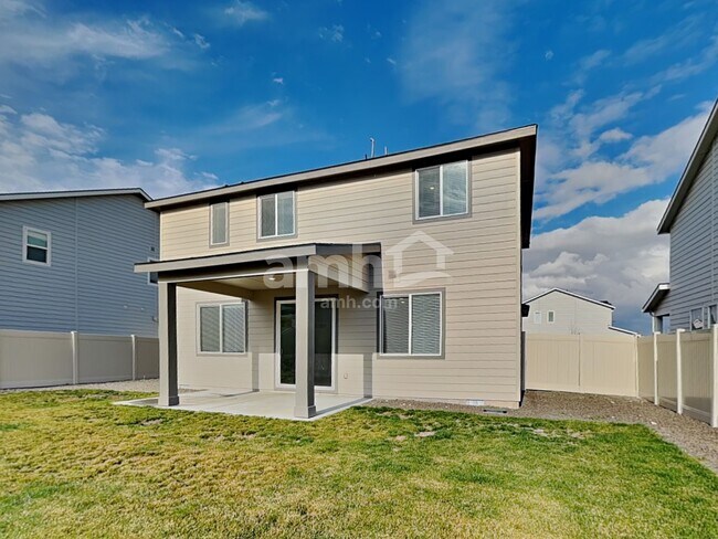 Building Photo - 1369 E Old Mesquite St