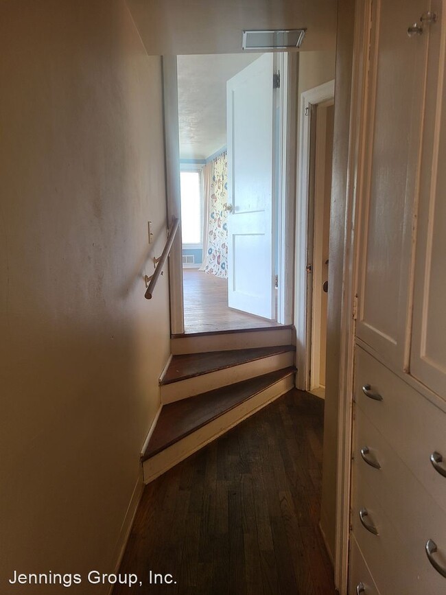 Building Photo - 5 br, 2 bath House - 1638 Orchard Street