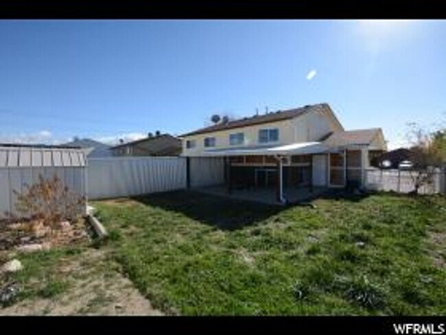 Building Photo - Beautifully Renovated Duplex in Salt Lake City