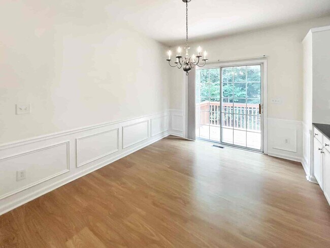 Building Photo - 4033 Edgecomb Dr