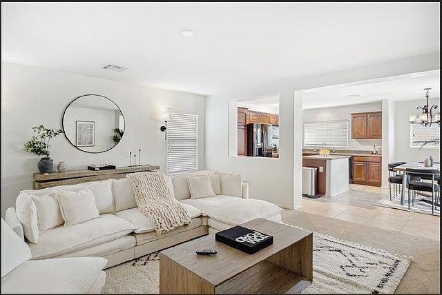Building Photo - SINGLE FAMILY HOME.