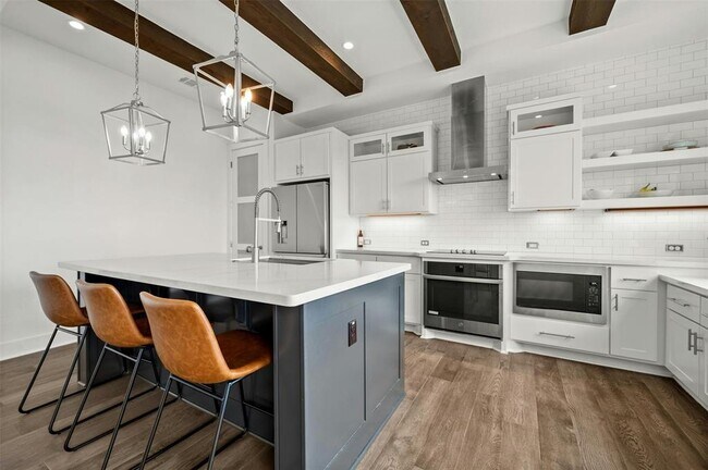 Building Photo - 223 Honey Creek Ct