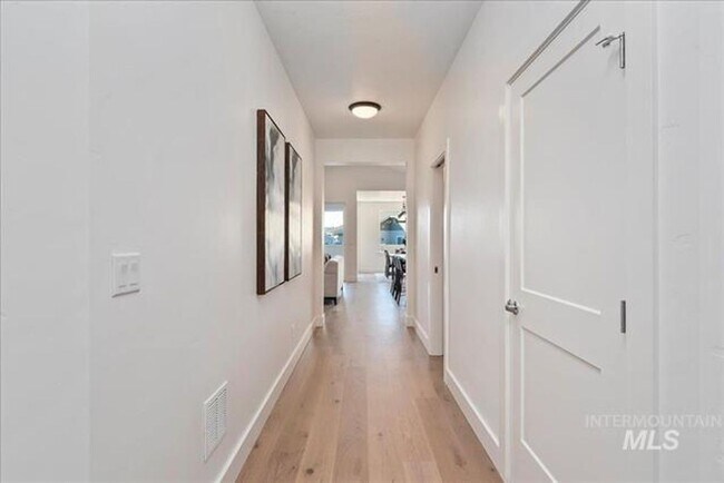 Building Photo - Newer 3-Bedroom in Star