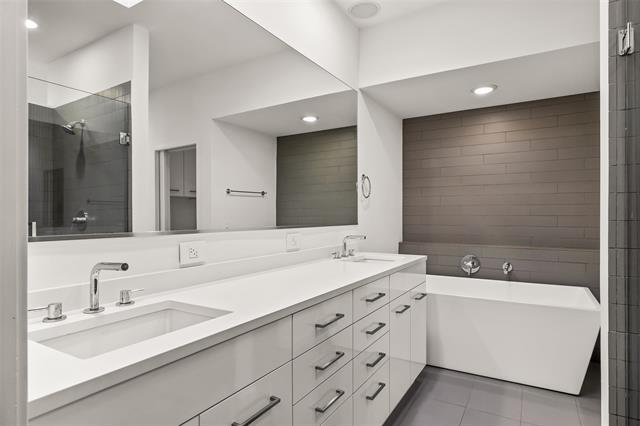 Building Photo - 3344 Miro Pl