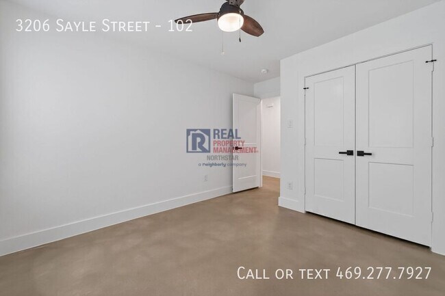 Building Photo - 3206 Sayle St