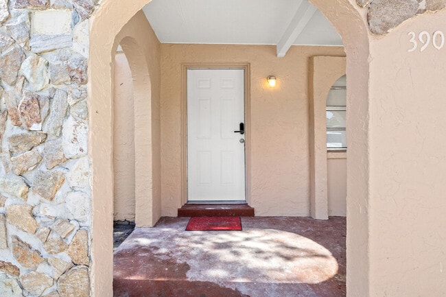 Building Photo - 3721 E Clifton St