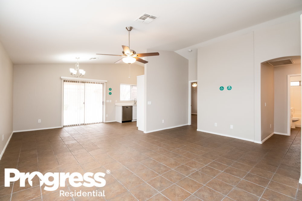 Building Photo - 328 S 89th St