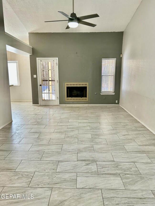 Building Photo - 1721 Jenny Laurie Ct