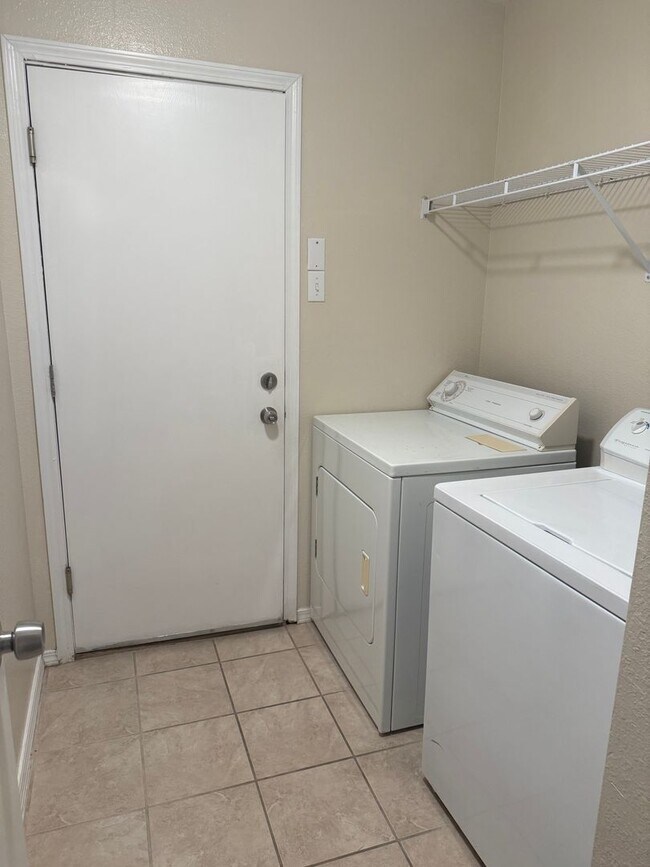 Building Photo - 10615 Monte Bello Ct NW