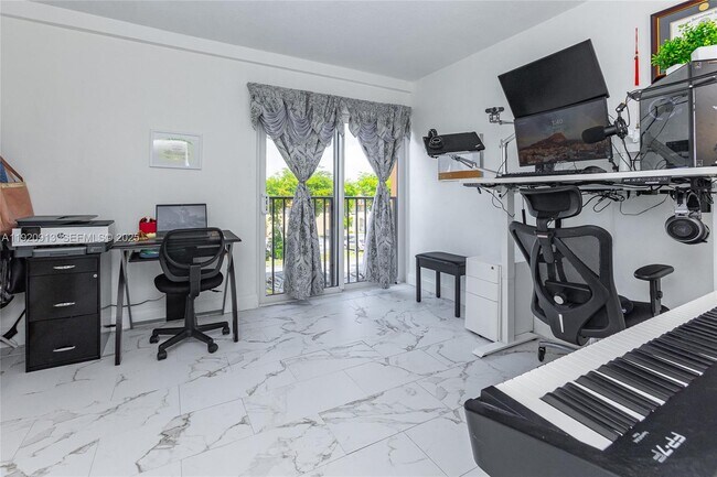 Building Photo - 245 NW 109th Ave