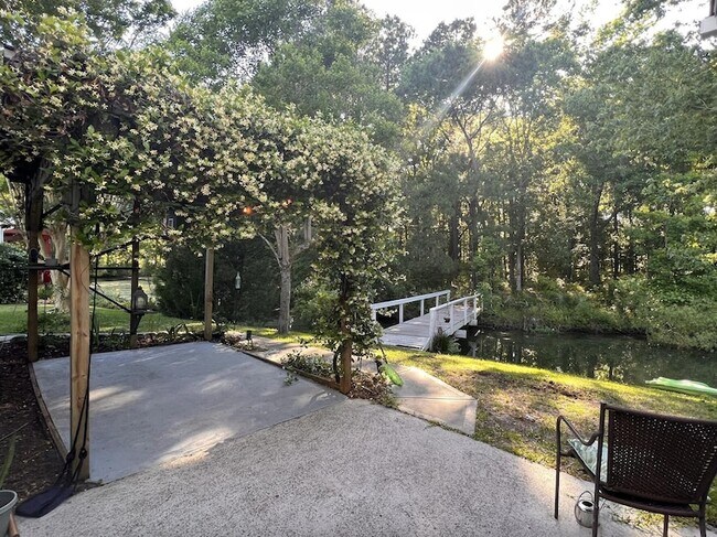 Building Photo - 1721 Fox Ridge Ct