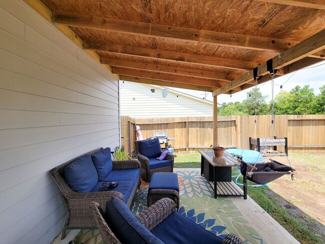 Building Photo - 2 Story Home in the Crown Point Community!...