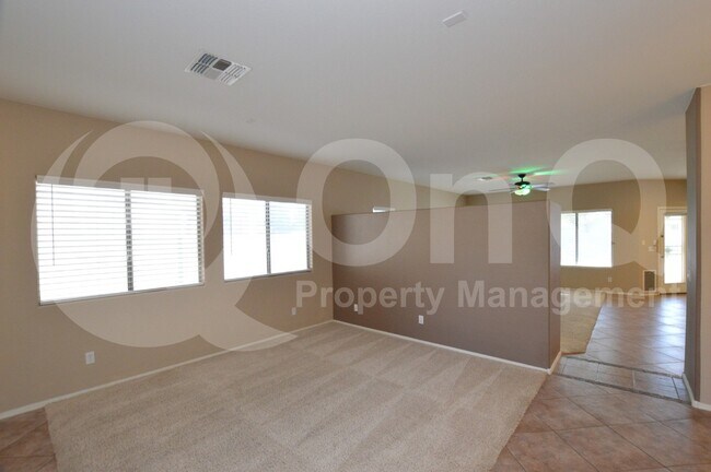 Building Photo - 3371 E Canary Way