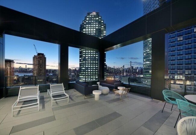 Building Photo - 0 bedroom in LONG ISLAND CITY NY 11101