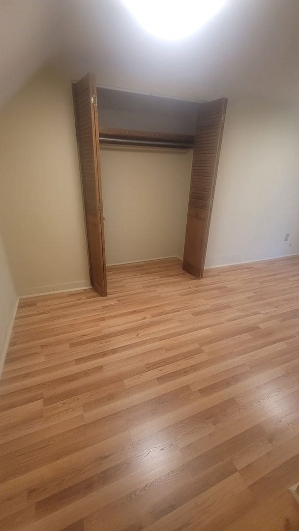 Building Photo - Recently Reduced 3 Bedroom 1 Bathroom Home