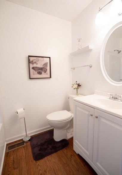 Building Photo - 101 Heathcote Ct