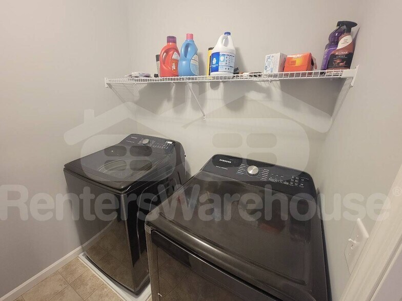 Building Photo - 14807 Willemite St NW