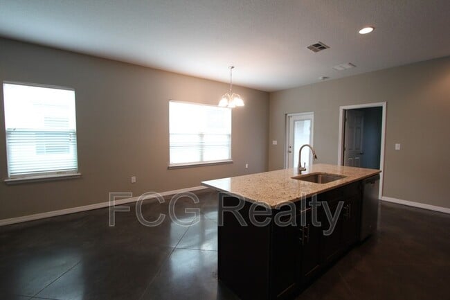 Building Photo - 2857 Whispering Trails Dr