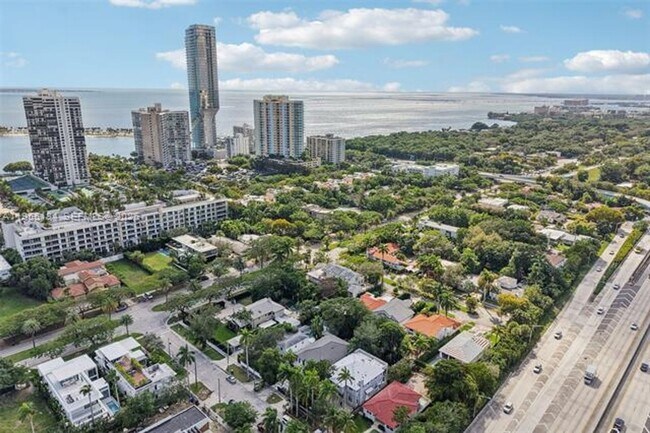 Building Photo - 34 SW 22nd Rd