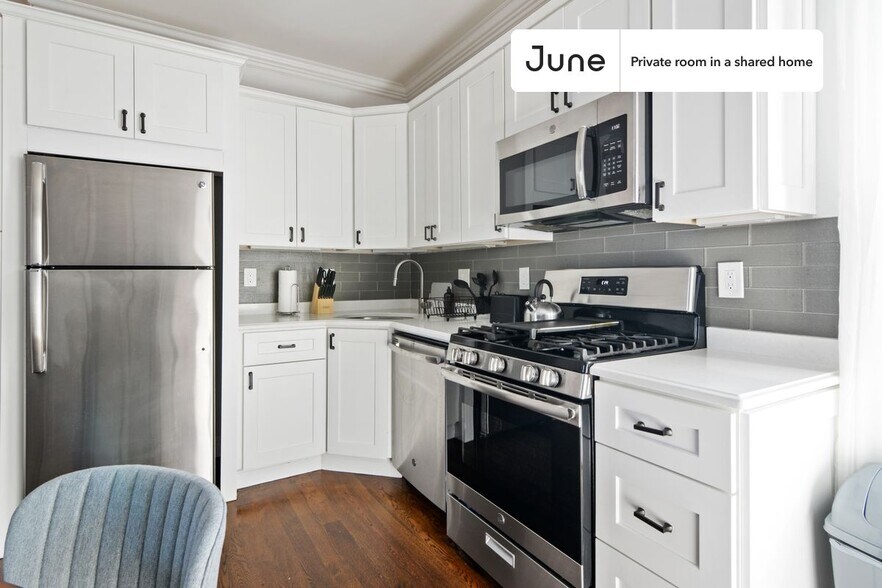 Building Photo - Room in Shared 4 bed/1.5 bath home in Somerville