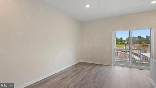 Building Photo - 1927 Fauna Dr