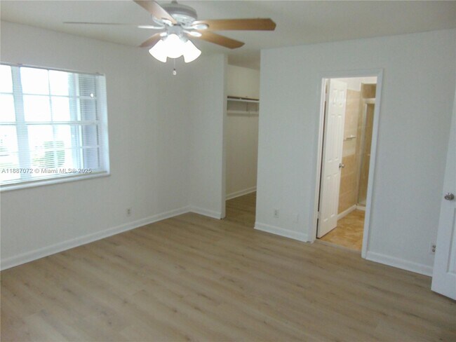Building Photo - 1854 SW 81st Ln