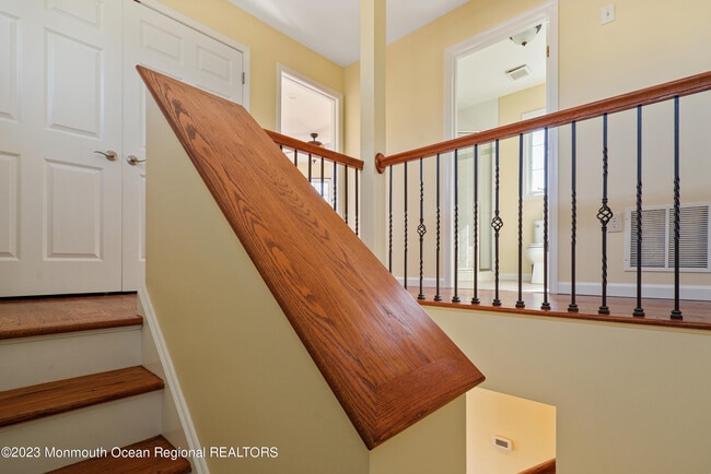 Building Photo - 111 Main St