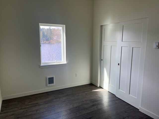 Building Photo - 6670 Long Lake Rd SE