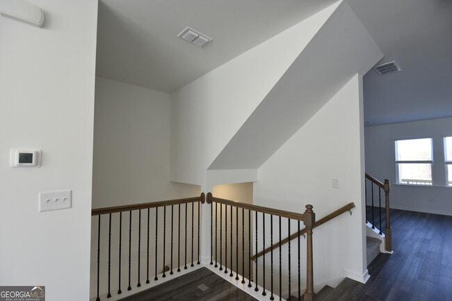 Building Photo - 2839 Rosehall Way