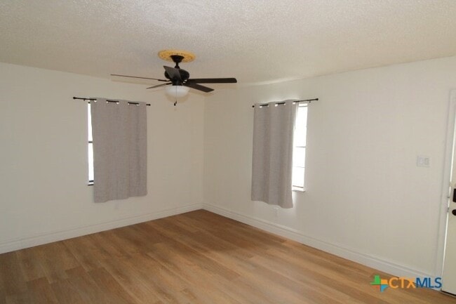 Building Photo - 604 Traci Dr