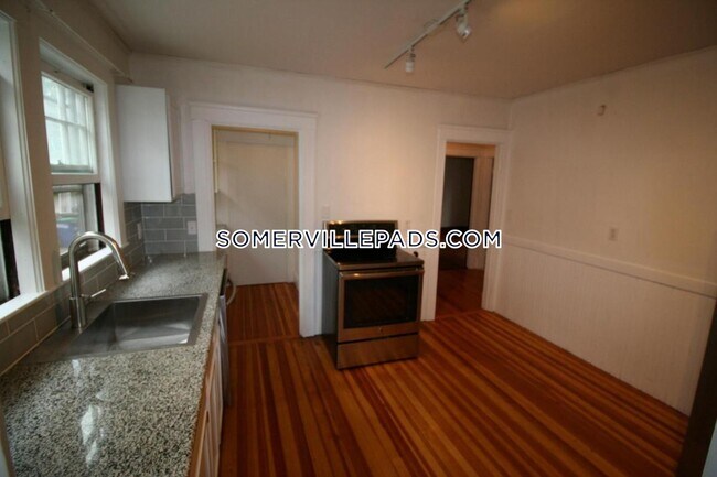 Building Photo - 21 Sunset Rd