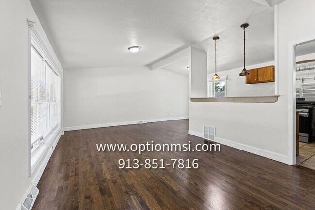 Building Photo - Cimarron Beauty- TRUE 4 bedroom, 2 bath, 1 car garage