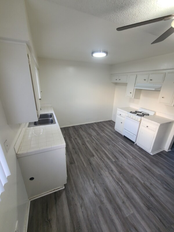 Building Photo - 11153 Ferina St