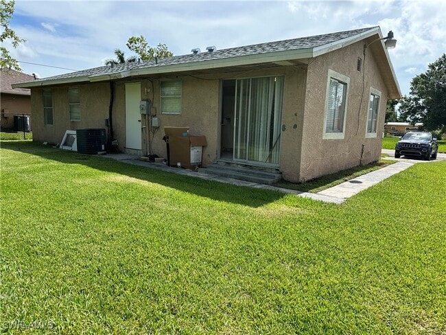 Building Photo - 8 Roanoke Dr