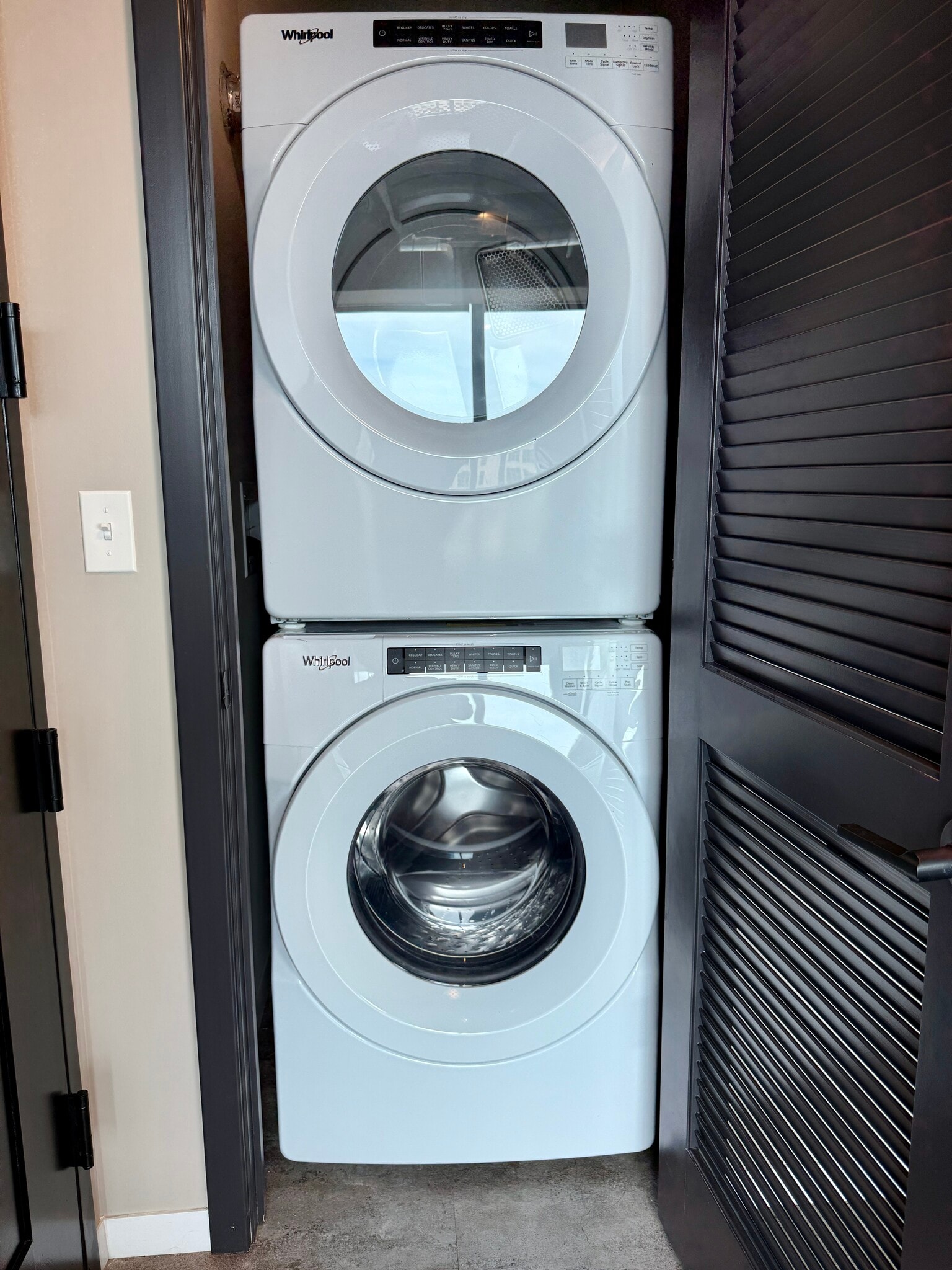 Building Photo - 917 W Washington Blvd