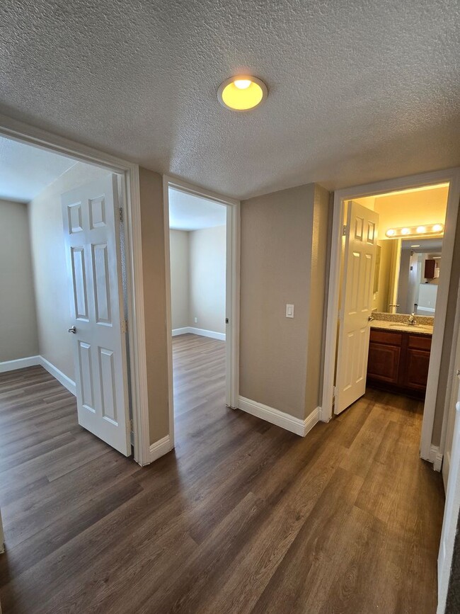 Building Photo - A Fabulous 3 Bedroom Condo in NW Las Vegas.