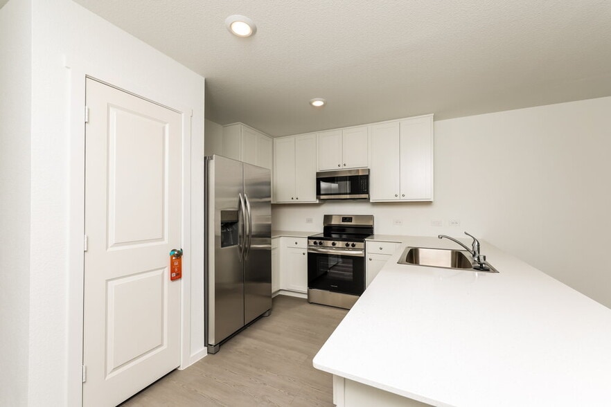 Building Photo - 1255 Maple St